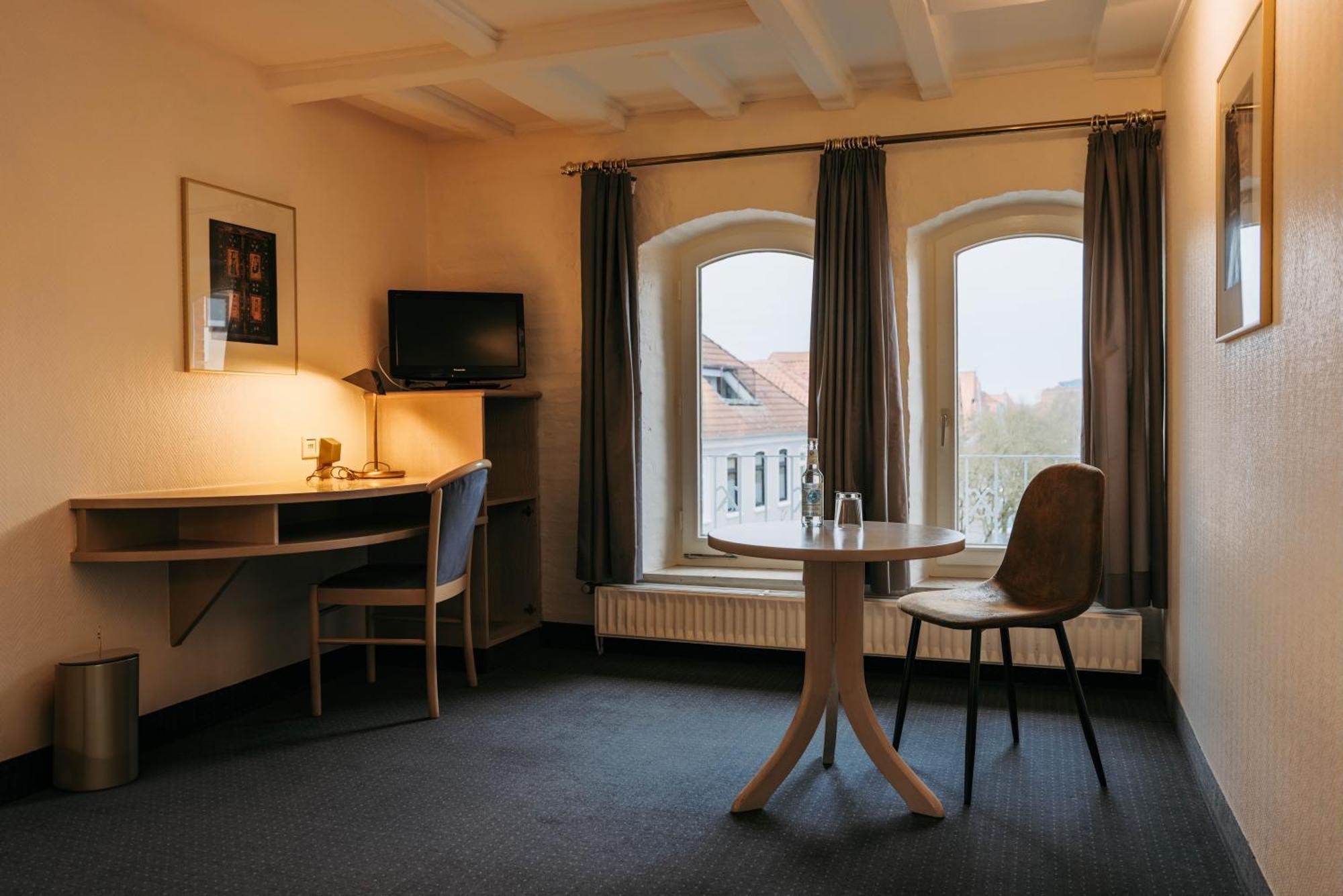 Zur Muehle - Hotel Am Fleth Buxtehude Bagian luar foto